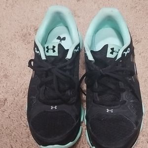 Under Armour sneakers womans